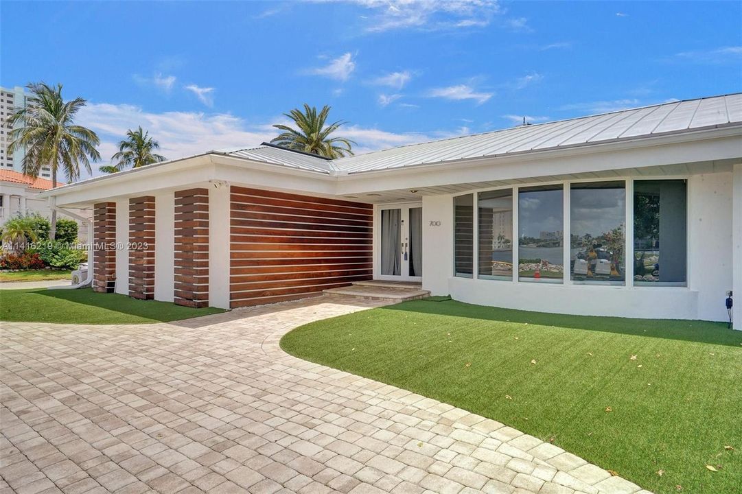 Недавно продано: $2,200,000 (4 спален, 3 ванн, 2554 Квадратных фут)