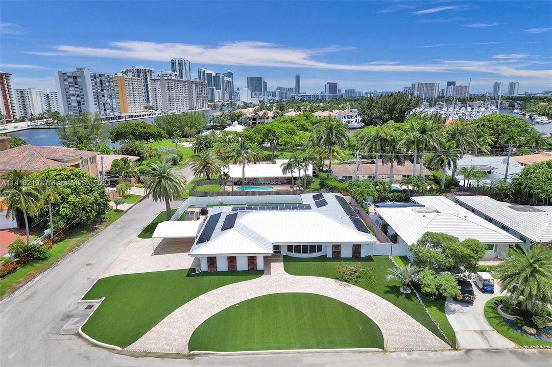 Недавно продано: $2,200,000 (4 спален, 3 ванн, 2554 Квадратных фут)