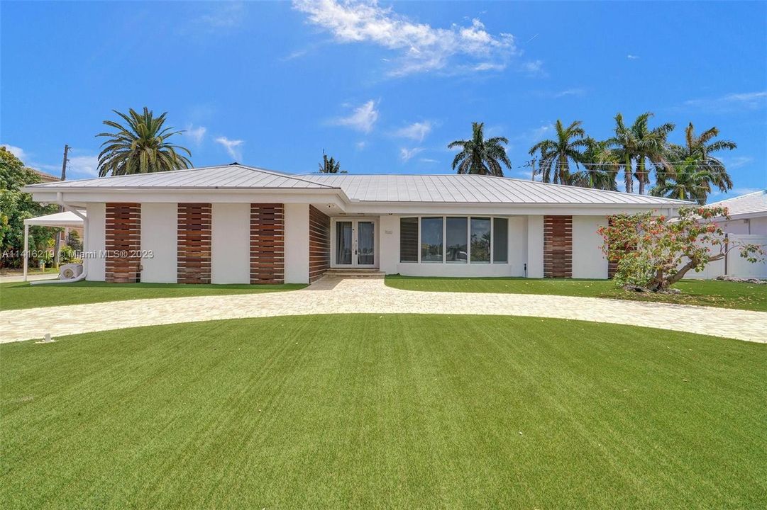 Недавно продано: $2,200,000 (4 спален, 3 ванн, 2554 Квадратных фут)