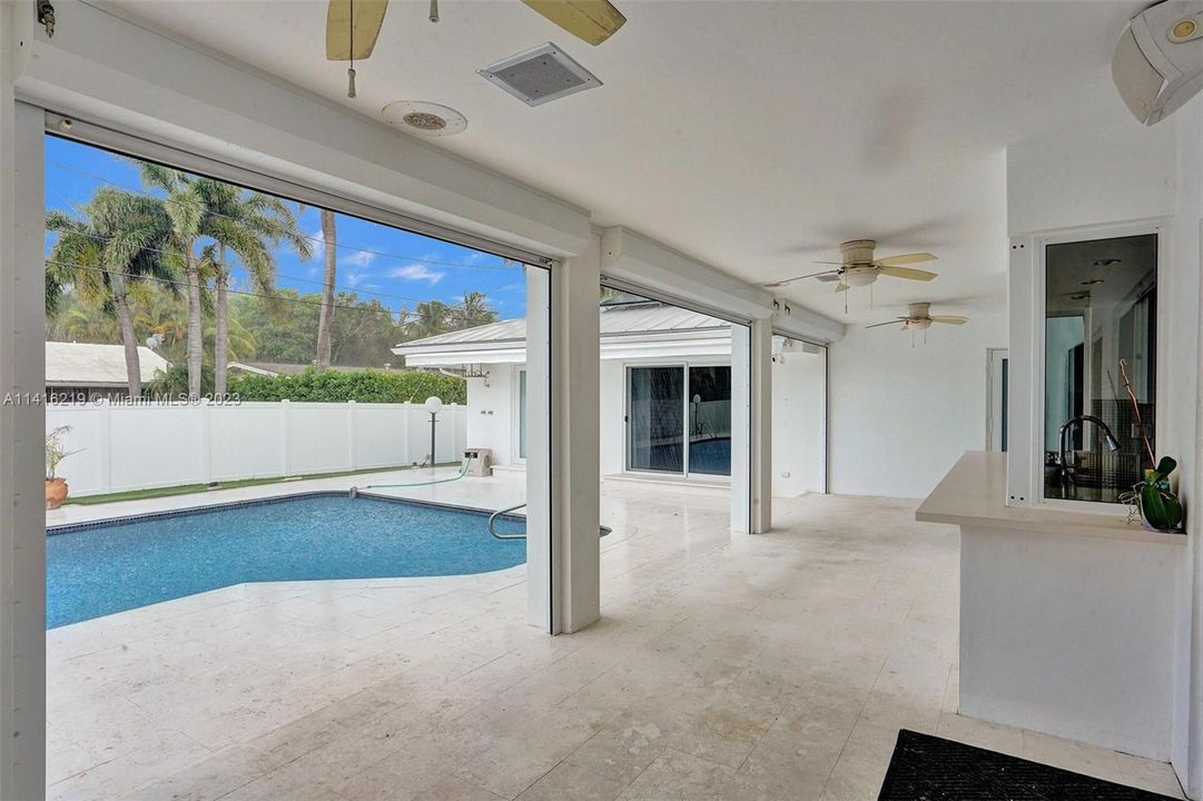 Недавно продано: $2,200,000 (4 спален, 3 ванн, 2554 Квадратных фут)