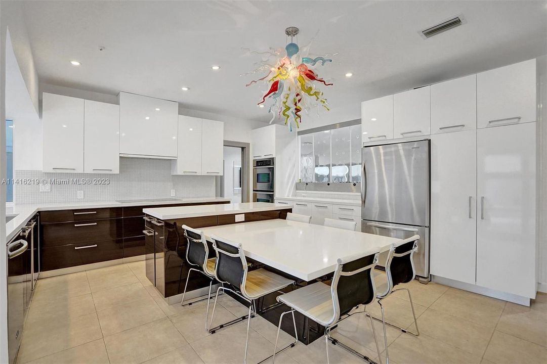 Недавно продано: $2,200,000 (4 спален, 3 ванн, 2554 Квадратных фут)