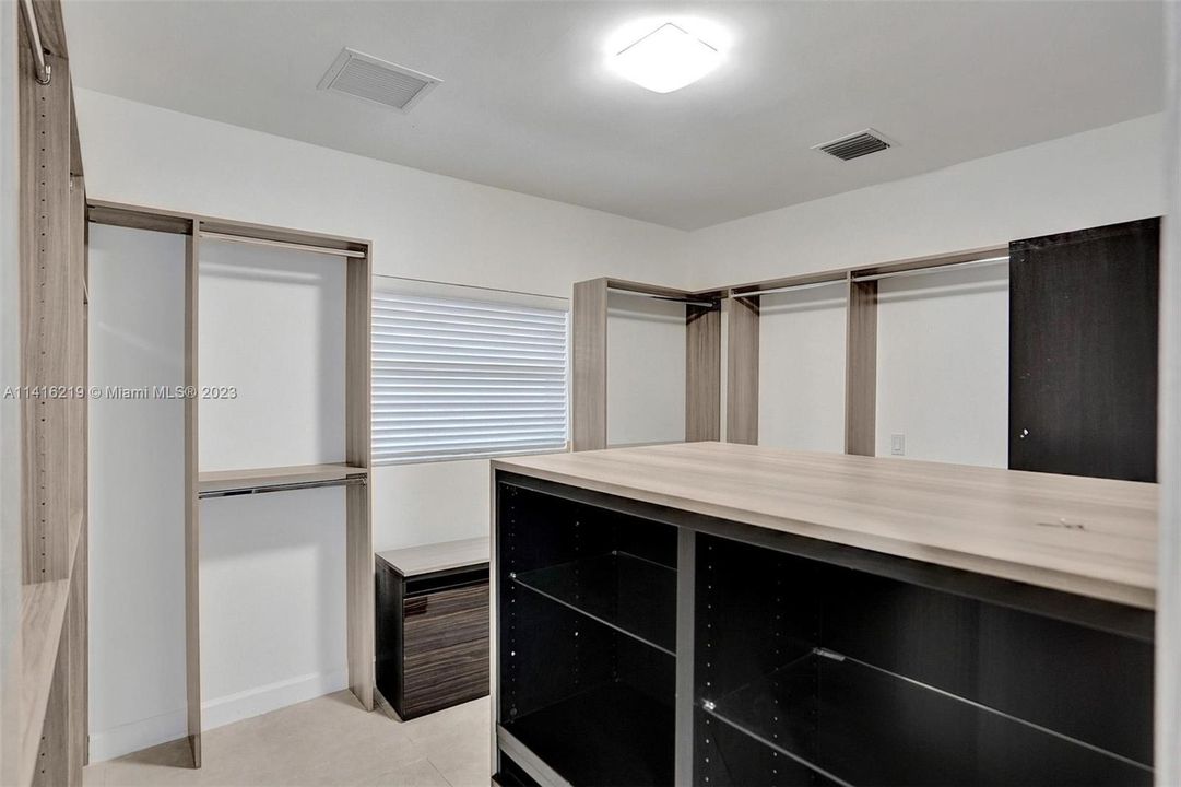 Недавно продано: $2,200,000 (4 спален, 3 ванн, 2554 Квадратных фут)