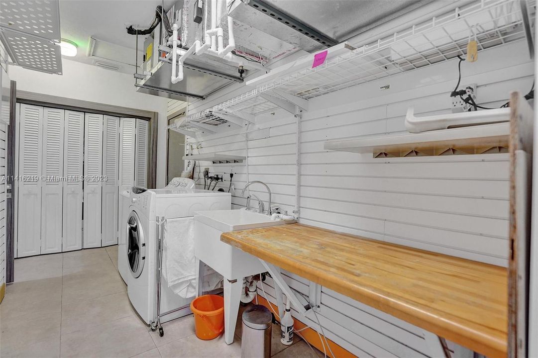 Недавно продано: $2,200,000 (4 спален, 3 ванн, 2554 Квадратных фут)