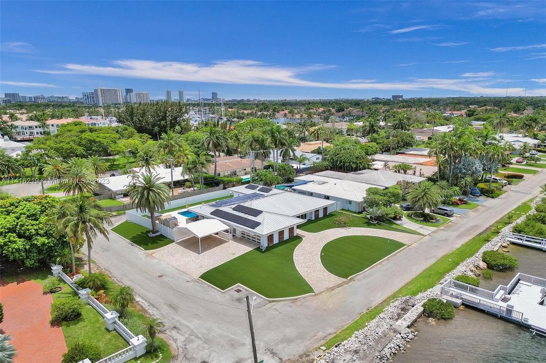 Недавно продано: $2,200,000 (4 спален, 3 ванн, 2554 Квадратных фут)