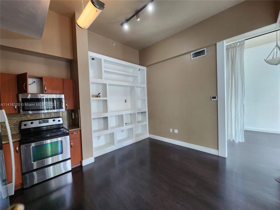 Recently Rented: $2,100 (1 beds, 1 baths, 501 Square Feet)