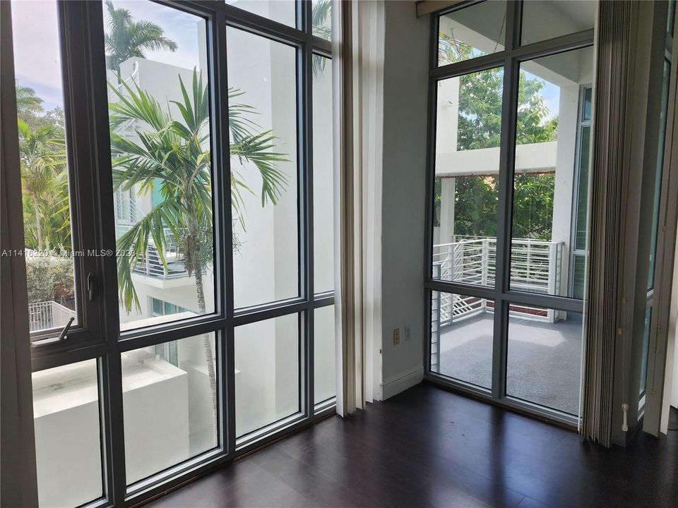 Recently Rented: $2,100 (1 beds, 1 baths, 501 Square Feet)