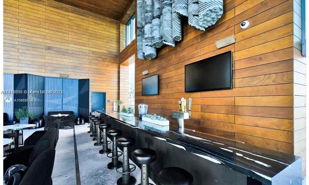 Recently Rented: $5,675 (1 beds, 1 baths, 808 Square Feet)