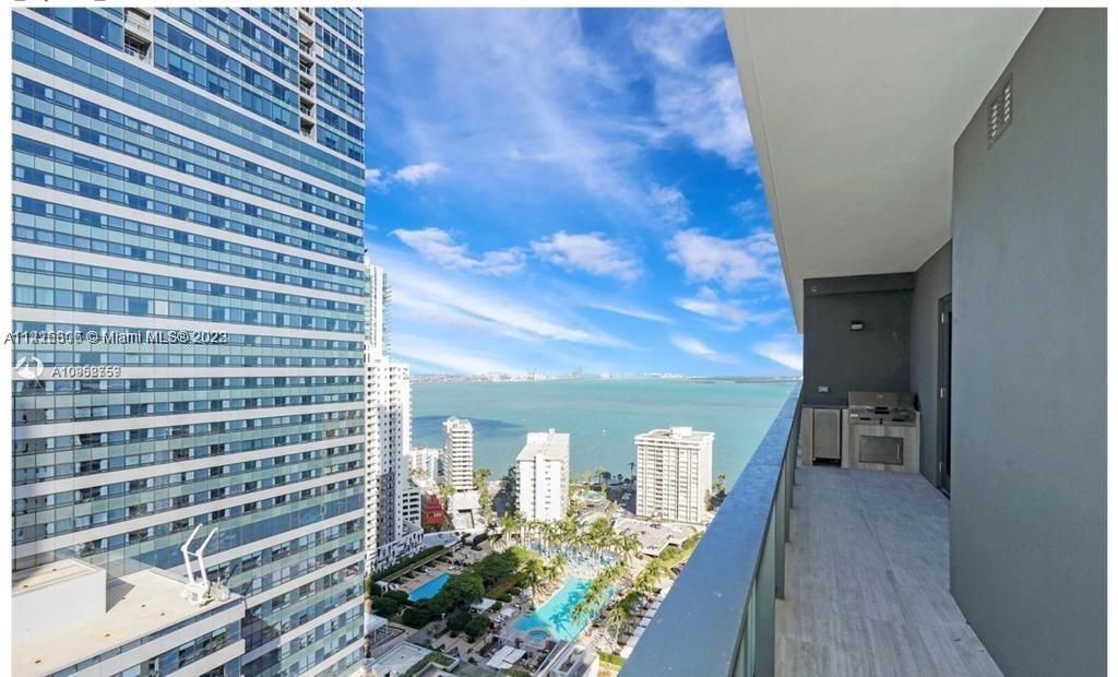 Recently Rented: $5,675 (1 beds, 1 baths, 808 Square Feet)