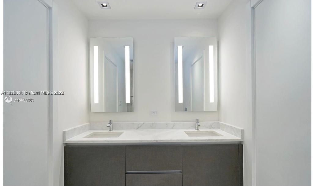 Recently Rented: $5,675 (1 beds, 1 baths, 808 Square Feet)