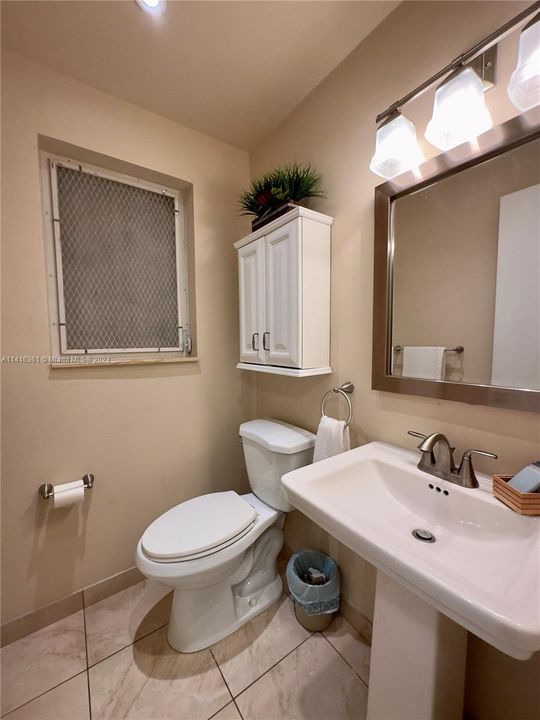 Recently Rented: $1,800 (1 beds, 1 baths, 806 Square Feet)