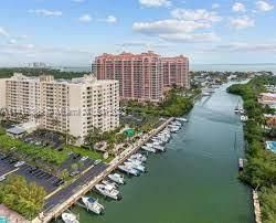 Recently Rented: $2,800 (1 beds, 1 baths, 880 Square Feet)