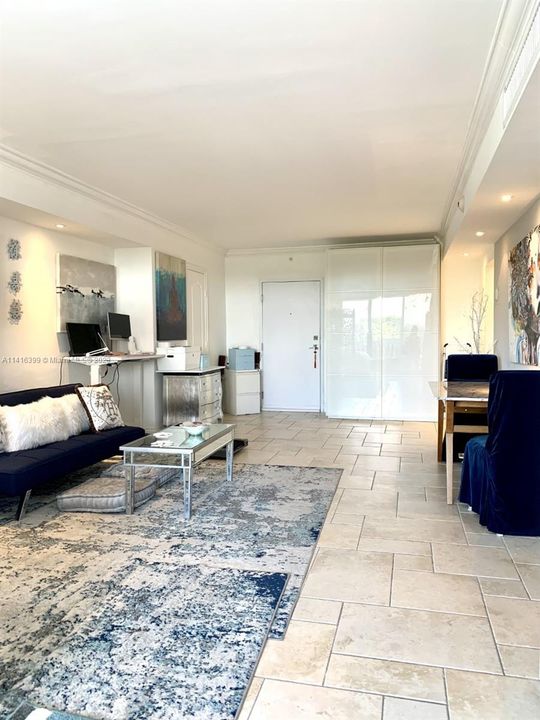 Recently Rented: $2,800 (1 beds, 1 baths, 880 Square Feet)