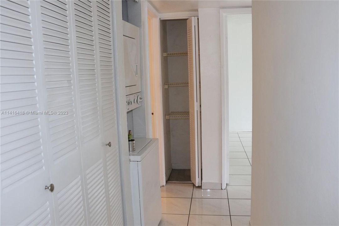 最近售出: $275,900 (2 贝兹, 2 浴室, 998 平方英尺)