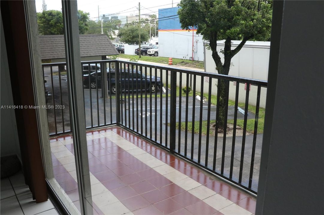 最近售出: $275,900 (2 贝兹, 2 浴室, 998 平方英尺)