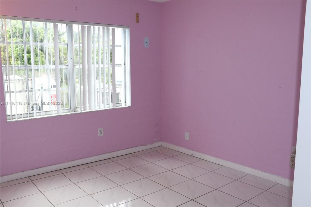 最近售出: $275,900 (2 贝兹, 2 浴室, 998 平方英尺)