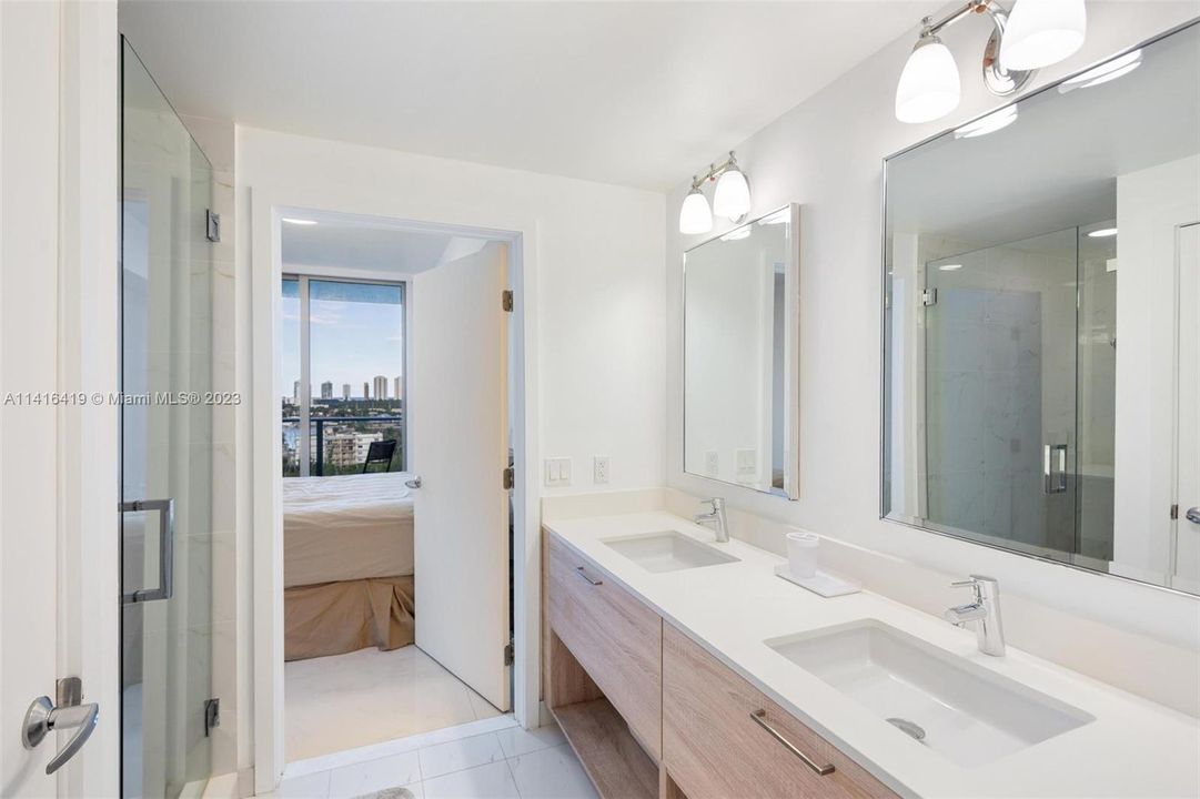 Recently Rented: $4,500 (2 beds, 2 baths, 1107 Square Feet)