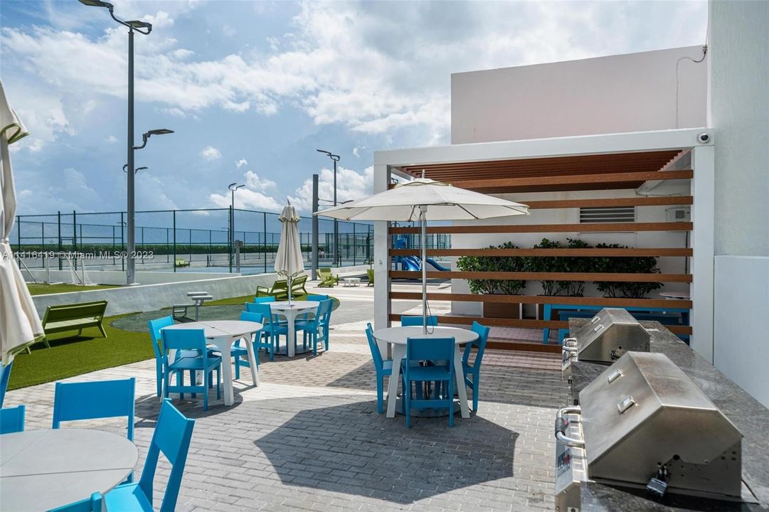 Recently Rented: $4,500 (2 beds, 2 baths, 1107 Square Feet)