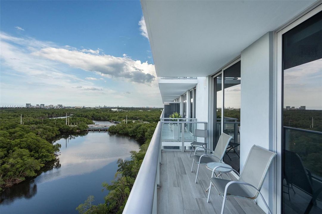 Recently Rented: $4,500 (2 beds, 2 baths, 1107 Square Feet)