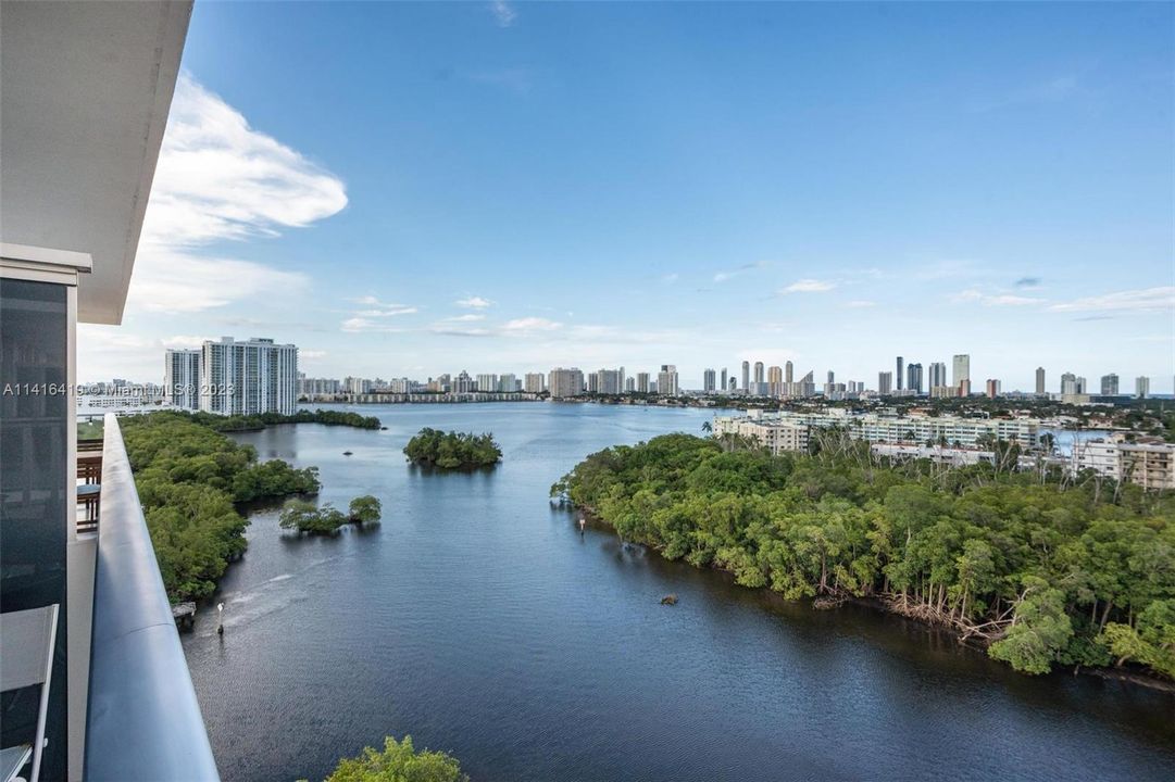 Recently Rented: $4,500 (2 beds, 2 baths, 1107 Square Feet)