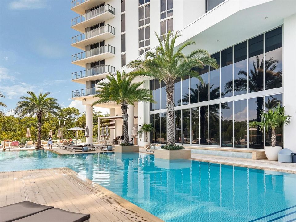 Recently Rented: $4,500 (2 beds, 2 baths, 1107 Square Feet)