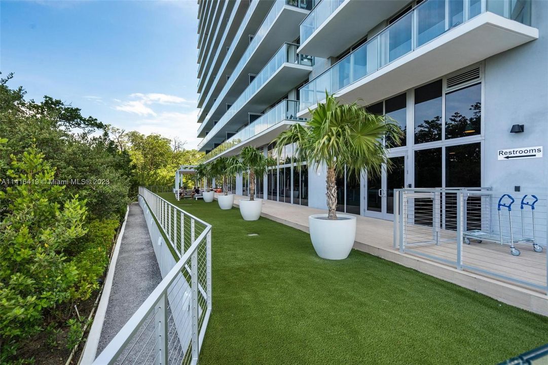 Recently Rented: $4,500 (2 beds, 2 baths, 1107 Square Feet)