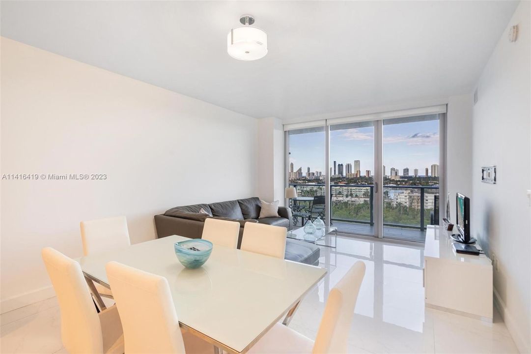 Recently Rented: $4,500 (2 beds, 2 baths, 1107 Square Feet)