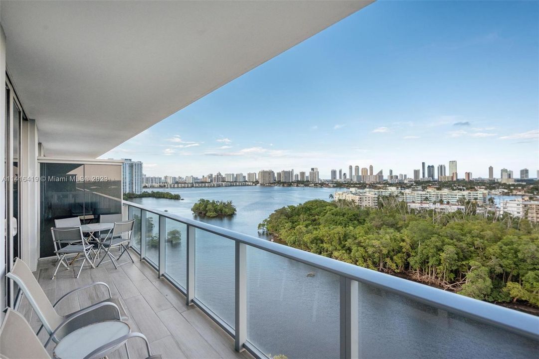 Recently Rented: $4,500 (2 beds, 2 baths, 1107 Square Feet)