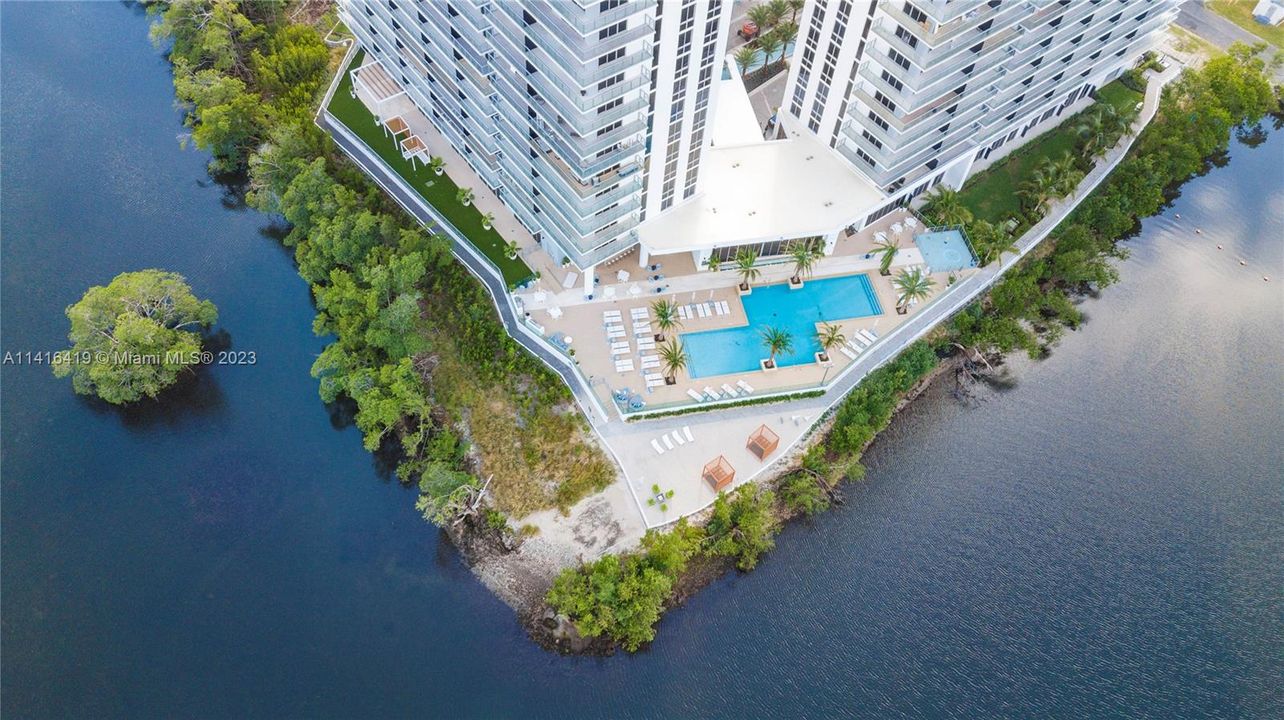 Recently Rented: $4,500 (2 beds, 2 baths, 1107 Square Feet)