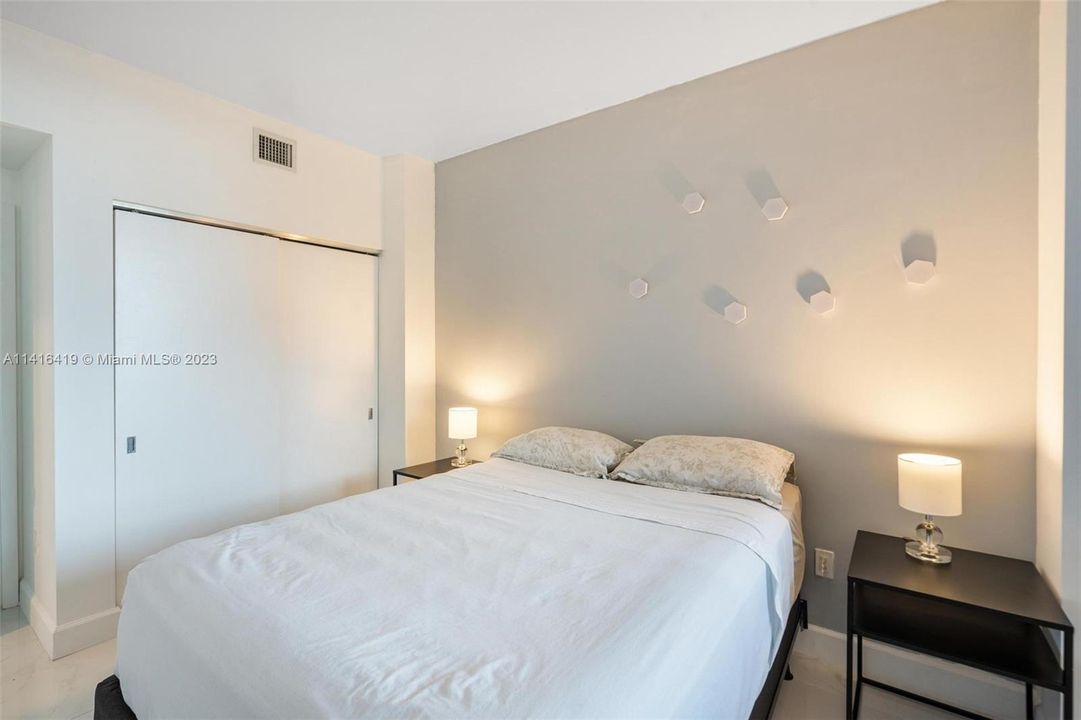 Recently Rented: $4,500 (2 beds, 2 baths, 1107 Square Feet)