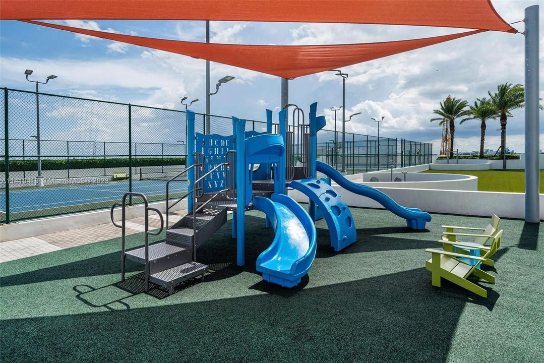 Recently Rented: $4,500 (2 beds, 2 baths, 1107 Square Feet)