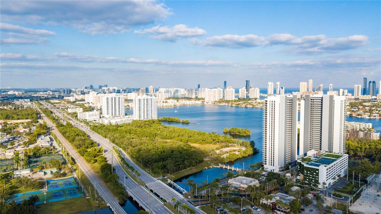 Recently Rented: $4,500 (2 beds, 2 baths, 1107 Square Feet)