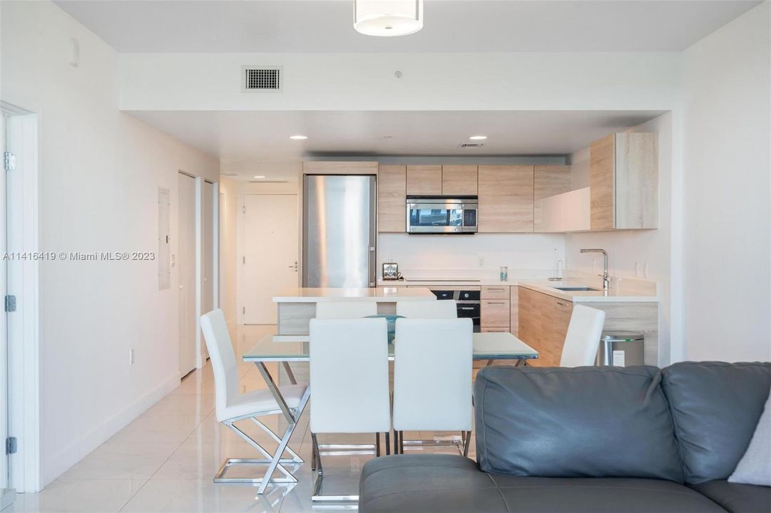 Recently Rented: $4,500 (2 beds, 2 baths, 1107 Square Feet)