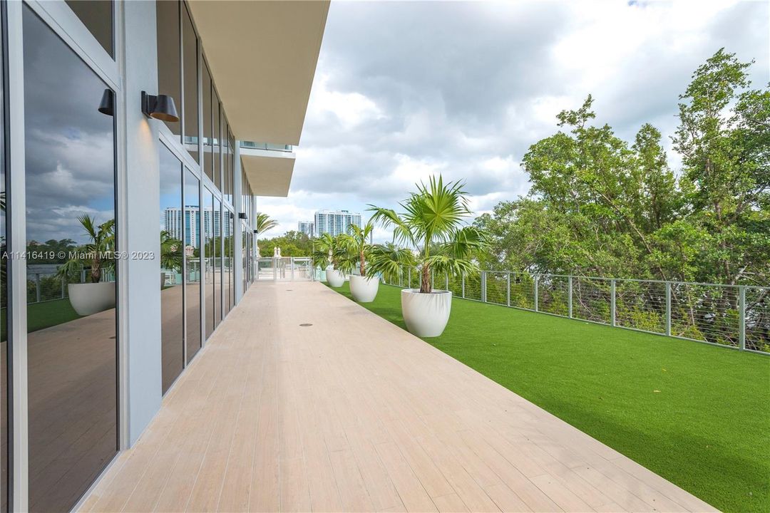 Recently Rented: $4,500 (2 beds, 2 baths, 1107 Square Feet)