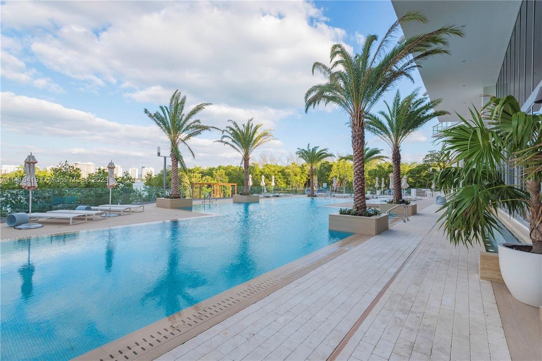 Recently Rented: $4,500 (2 beds, 2 baths, 1107 Square Feet)