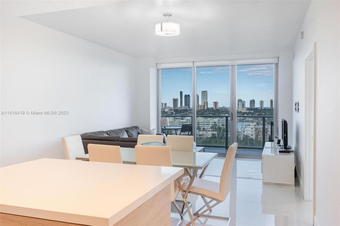 Recently Rented: $4,500 (2 beds, 2 baths, 1107 Square Feet)