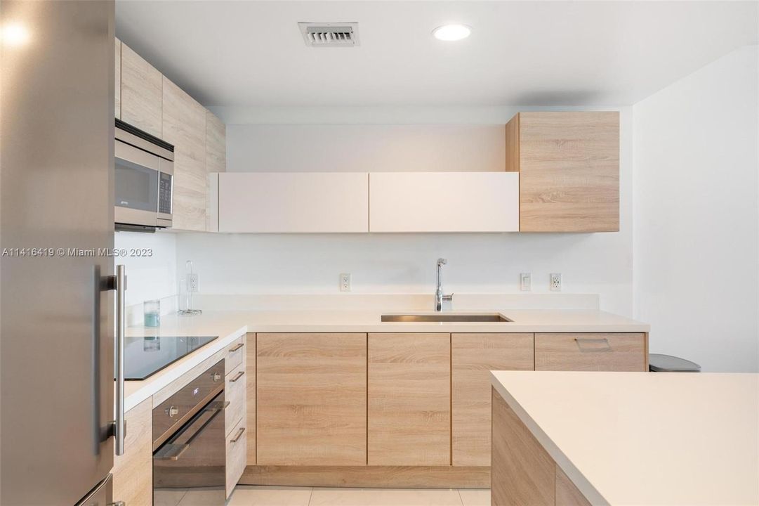 Recently Rented: $4,500 (2 beds, 2 baths, 1107 Square Feet)