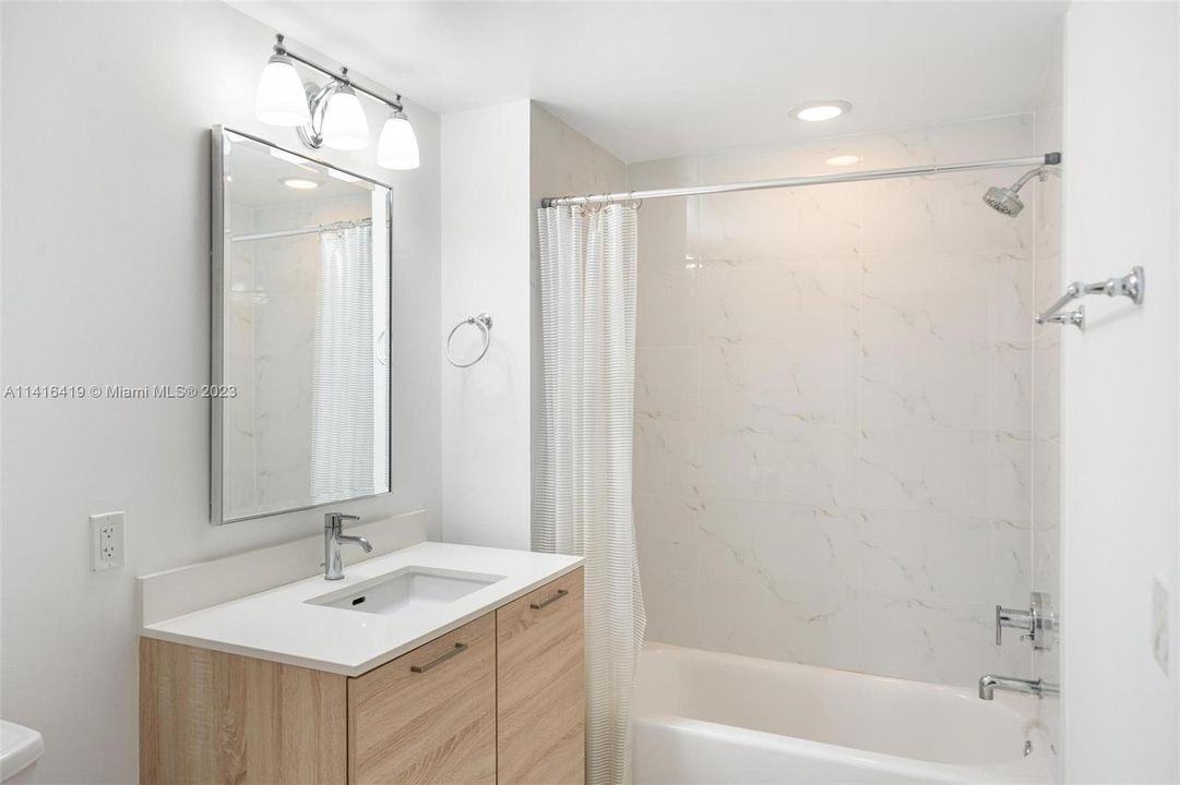 Recently Rented: $4,500 (2 beds, 2 baths, 1107 Square Feet)