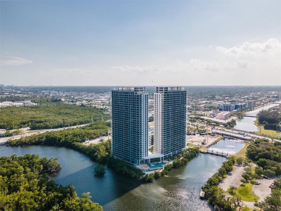 Recently Rented: $4,500 (2 beds, 2 baths, 1107 Square Feet)