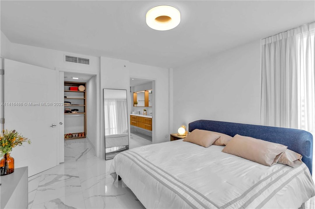 Недавно продано: $980,000 (2 спален, 2 ванн, 985 Квадратных фут)