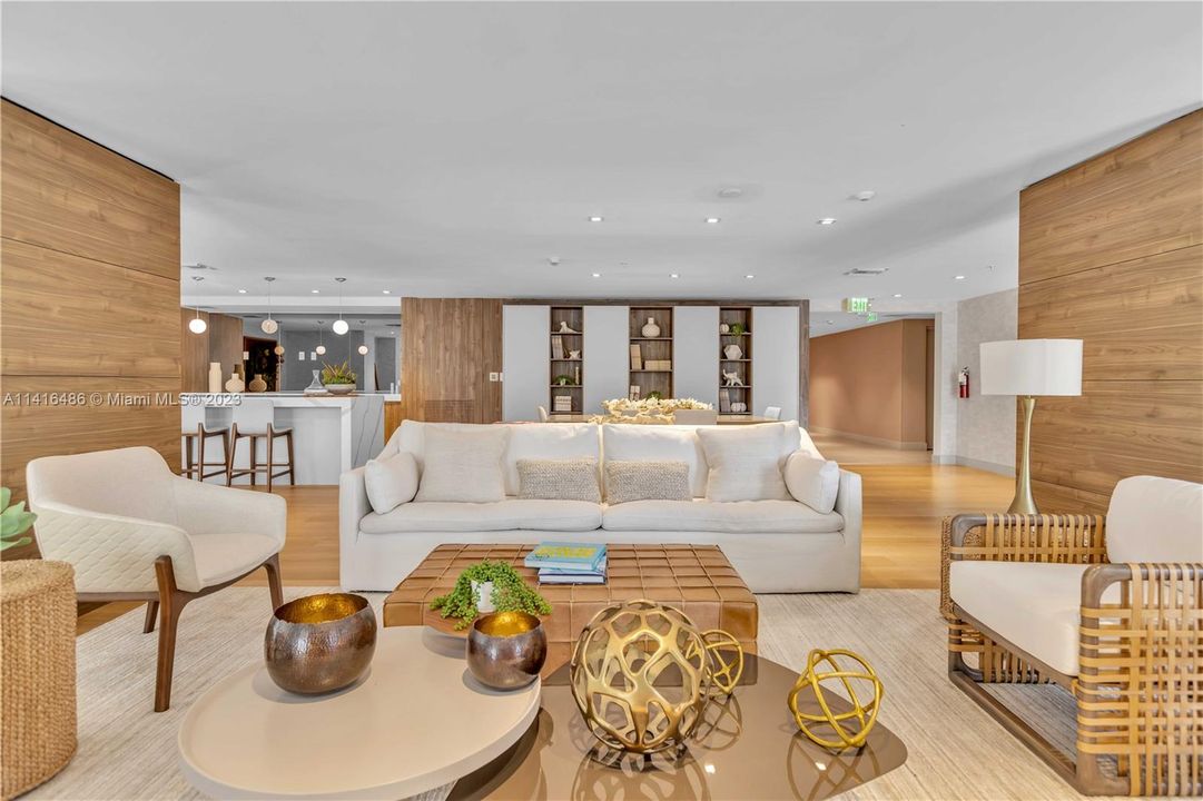 Недавно продано: $980,000 (2 спален, 2 ванн, 985 Квадратных фут)