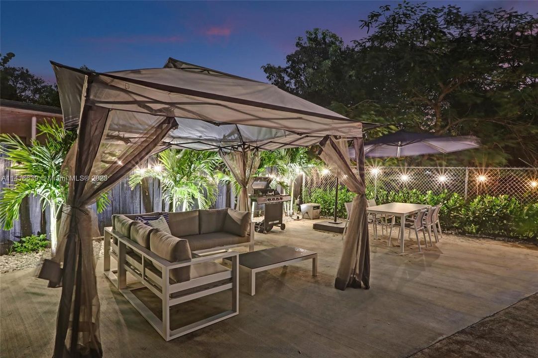 最近租的: $3,500 (3 贝兹, 1 浴室, 1210 平方英尺)