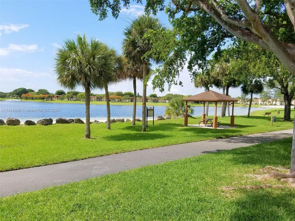 最近租的: $2,250 (2 贝兹, 1 浴室, 870 平方英尺)