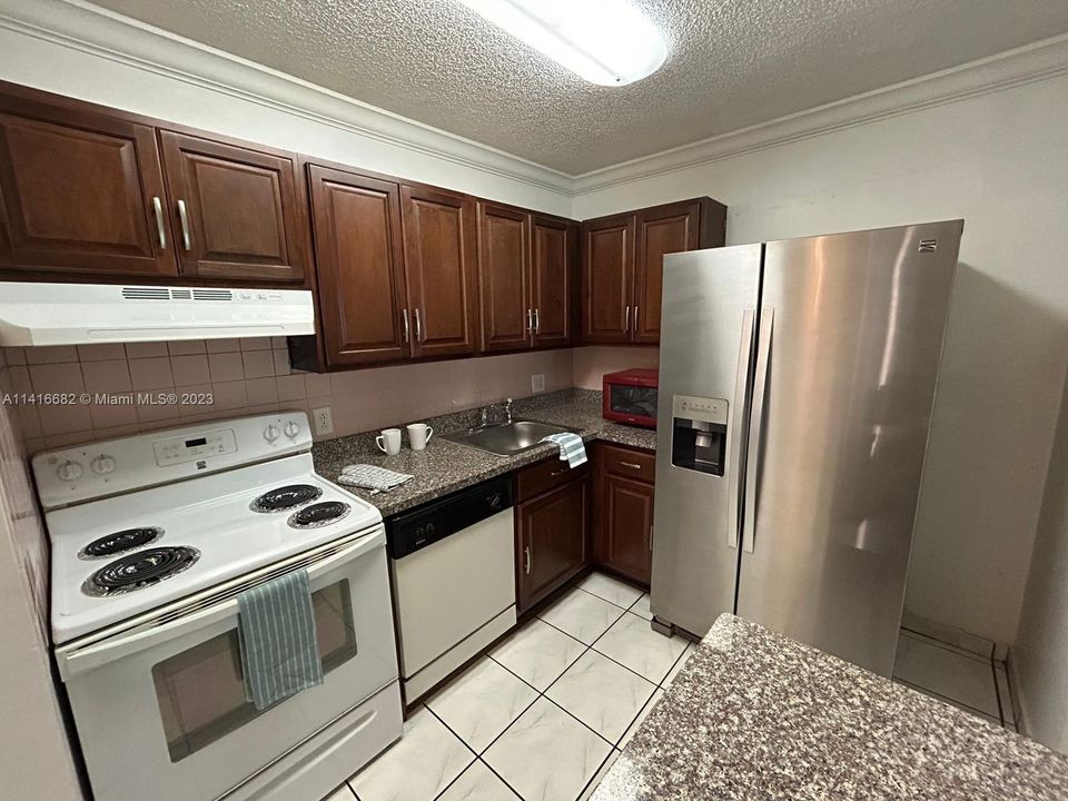 最近租的: $2,250 (2 贝兹, 1 浴室, 870 平方英尺)