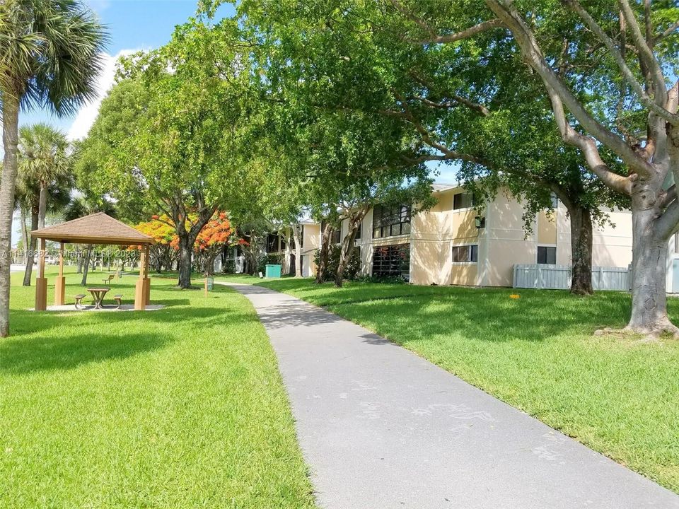 最近租的: $2,250 (2 贝兹, 1 浴室, 870 平方英尺)