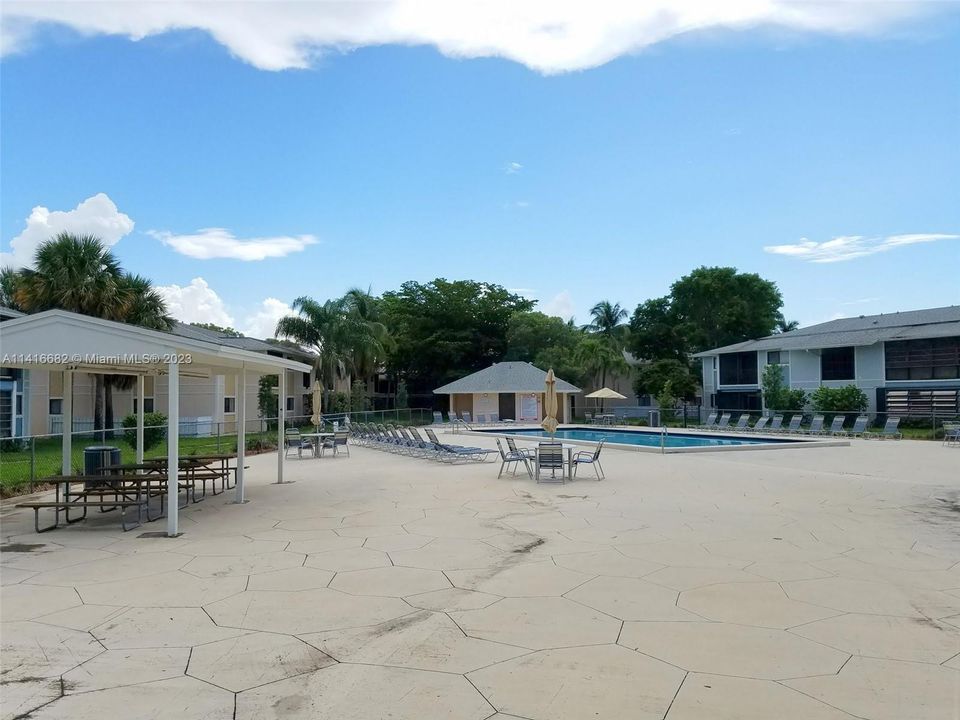 最近租的: $2,250 (2 贝兹, 1 浴室, 870 平方英尺)