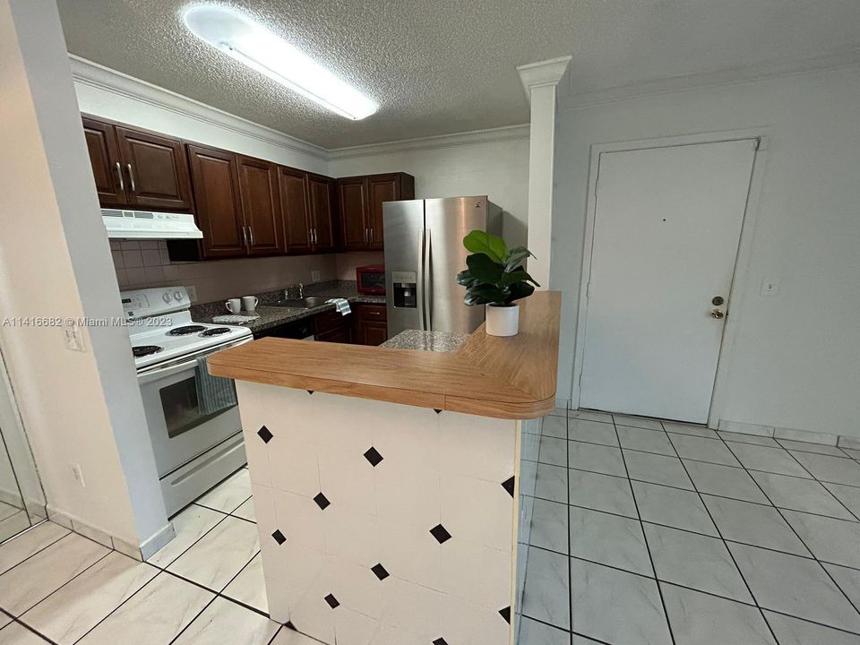 最近租的: $2,250 (2 贝兹, 1 浴室, 870 平方英尺)