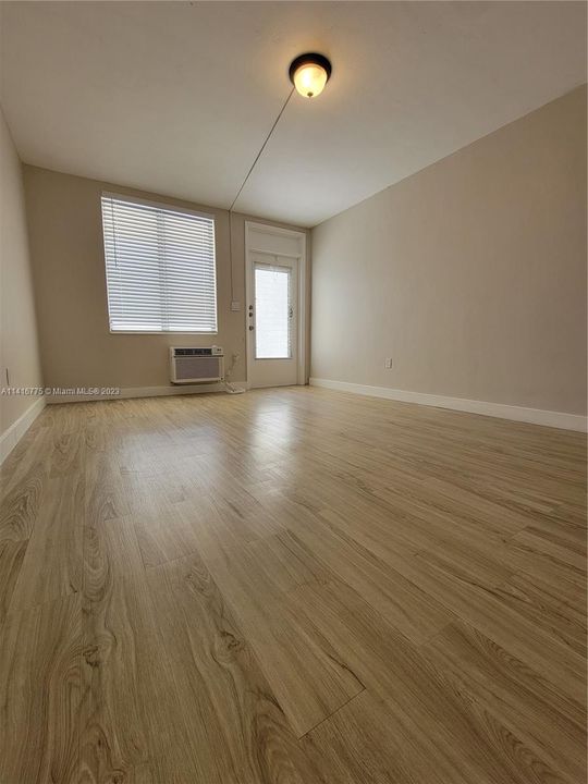 Recently Rented: $1,750 (1 beds, 1 baths, 420 Square Feet)