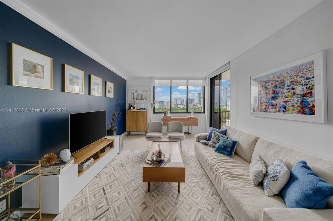 Recently Sold: $615,000 (2 beds, 1 baths, 1042 Square Feet)