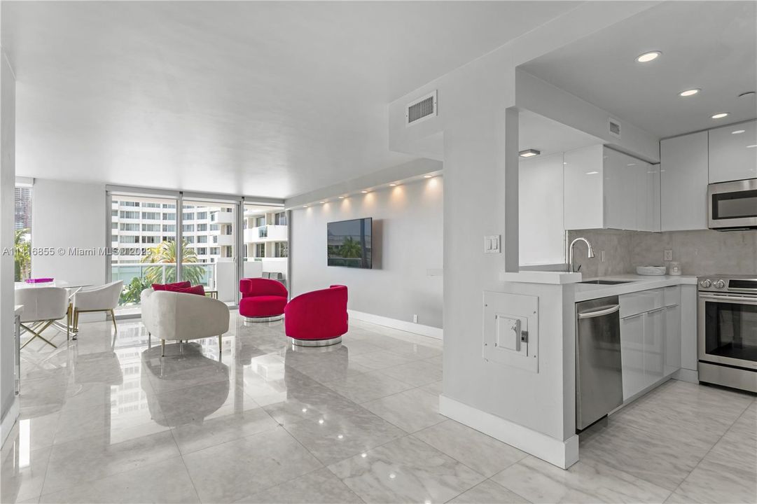 Recently Sold: $469,000 (1 beds, 1 baths, 990 Square Feet)