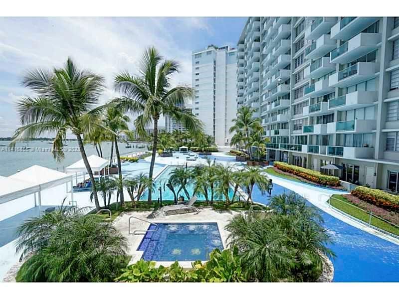 Recently Sold: $469,000 (1 beds, 1 baths, 990 Square Feet)